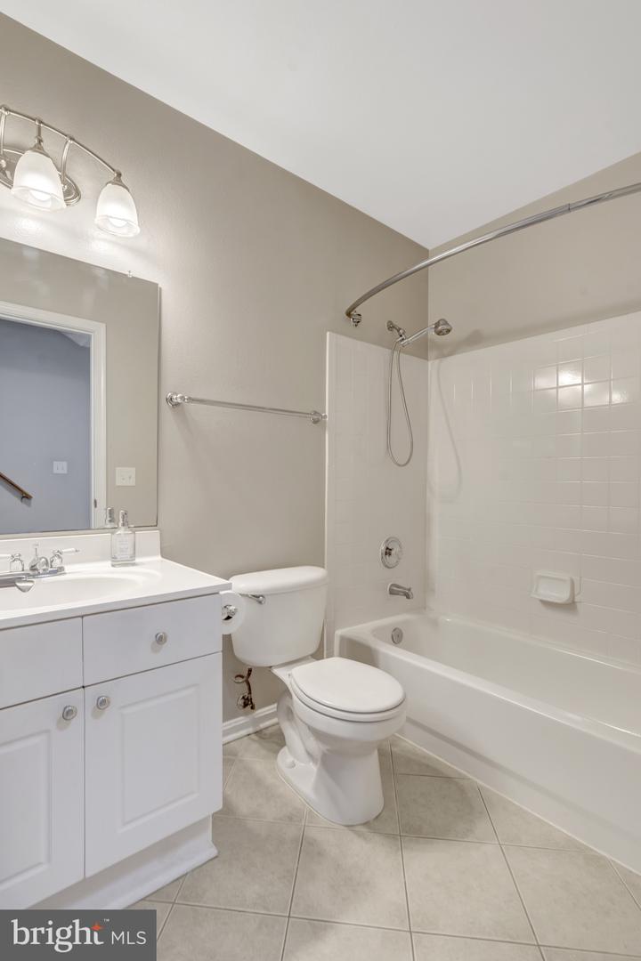 4602 SUPERIOR SQ, FAIRFAX, Virginia 22033, 2 Bedrooms Bedrooms, ,2 BathroomsBathrooms,Residential,For sale,4602 SUPERIOR SQ,VAFX2259132 MLS # VAFX2259132