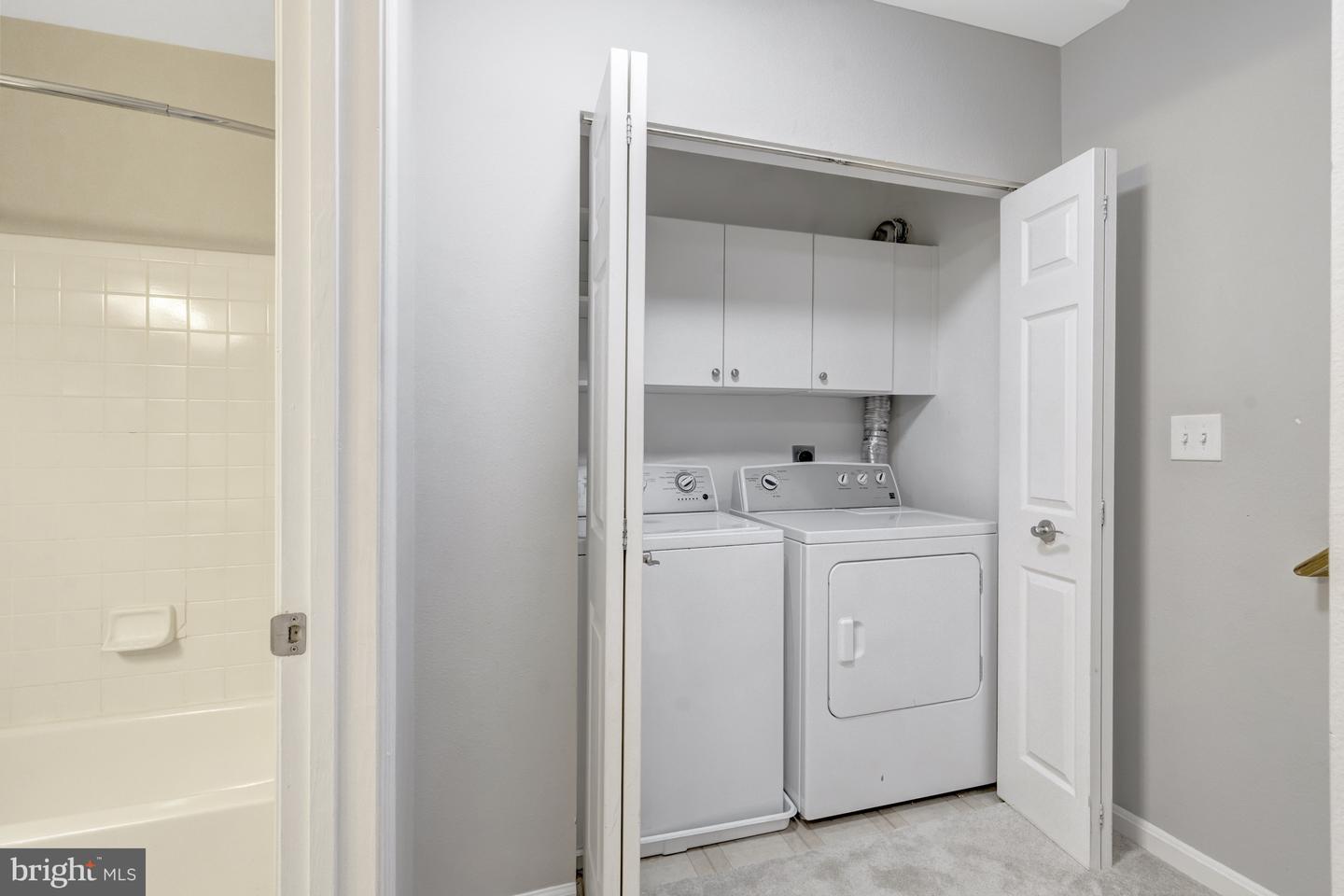 4602 SUPERIOR SQ, FAIRFAX, Virginia 22033, 2 Bedrooms Bedrooms, ,2 BathroomsBathrooms,Residential,For sale,4602 SUPERIOR SQ,VAFX2259132 MLS # VAFX2259132