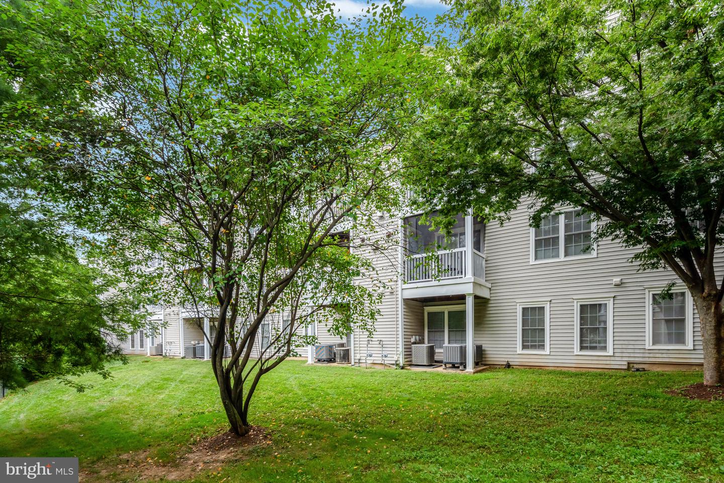 4602 SUPERIOR SQ, FAIRFAX, Virginia 22033, 2 Bedrooms Bedrooms, ,2 BathroomsBathrooms,Residential,For sale,4602 SUPERIOR SQ,VAFX2259132 MLS # VAFX2259132