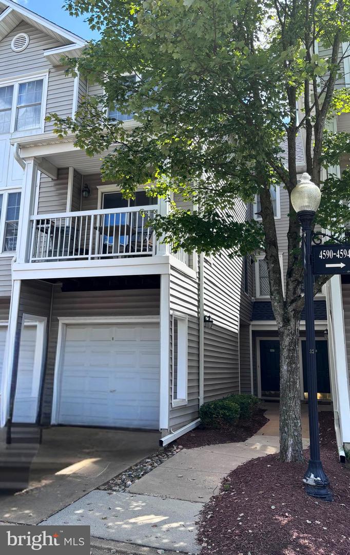 4602 SUPERIOR SQ, FAIRFAX, Virginia 22033, 2 Bedrooms Bedrooms, ,2 BathroomsBathrooms,Residential,For sale,4602 SUPERIOR SQ,VAFX2259132 MLS # VAFX2259132