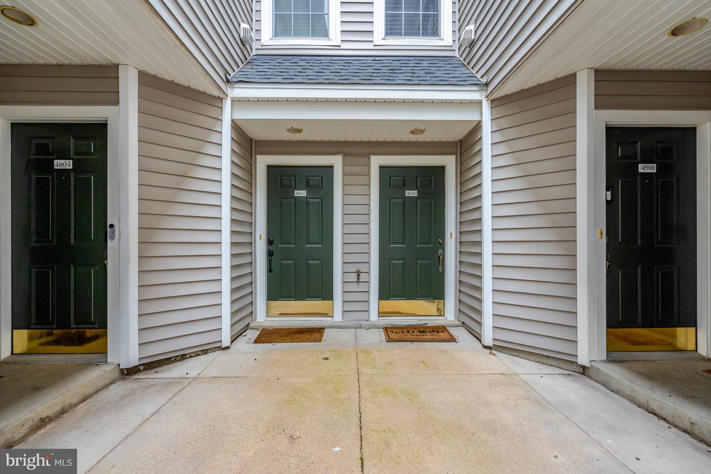 4602 SUPERIOR SQ, FAIRFAX, Virginia 22033, 2 Bedrooms Bedrooms, ,2 BathroomsBathrooms,Residential,For sale,4602 SUPERIOR SQ,VAFX2259132 MLS # VAFX2259132