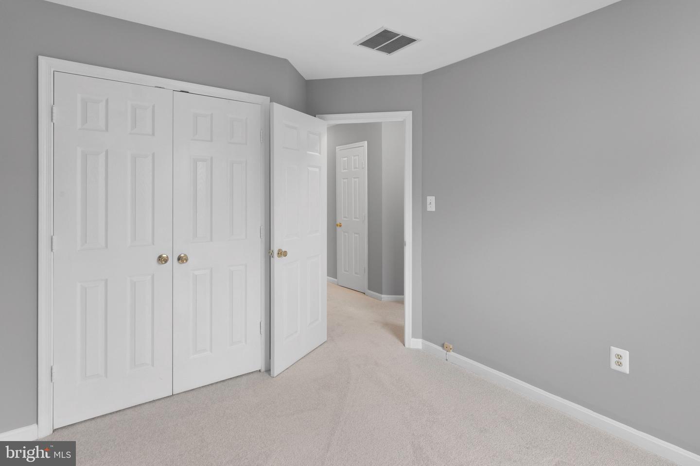 2447 CLOVER FIELD CIR, HERNDON, Virginia 20171, 3 Bedrooms Bedrooms, ,2 BathroomsBathrooms,Residential,For sale,2447 CLOVER FIELD CIR,VAFX2260166 MLS # VAFX2260166