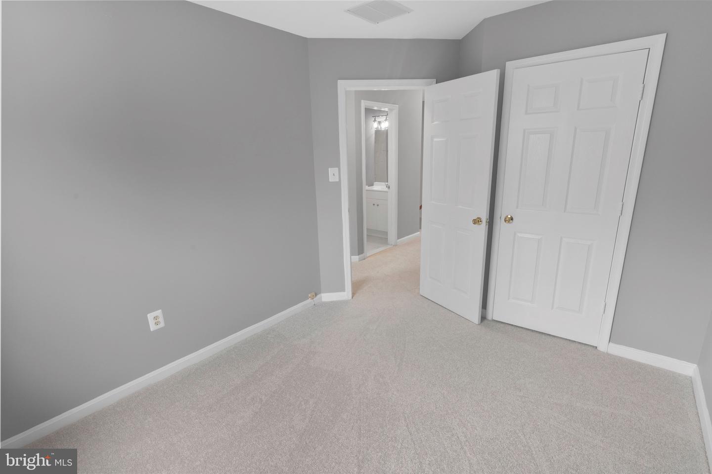 2447 CLOVER FIELD CIR, HERNDON, Virginia 20171, 3 Bedrooms Bedrooms, ,2 BathroomsBathrooms,Residential,For sale,2447 CLOVER FIELD CIR,VAFX2260166 MLS # VAFX2260166