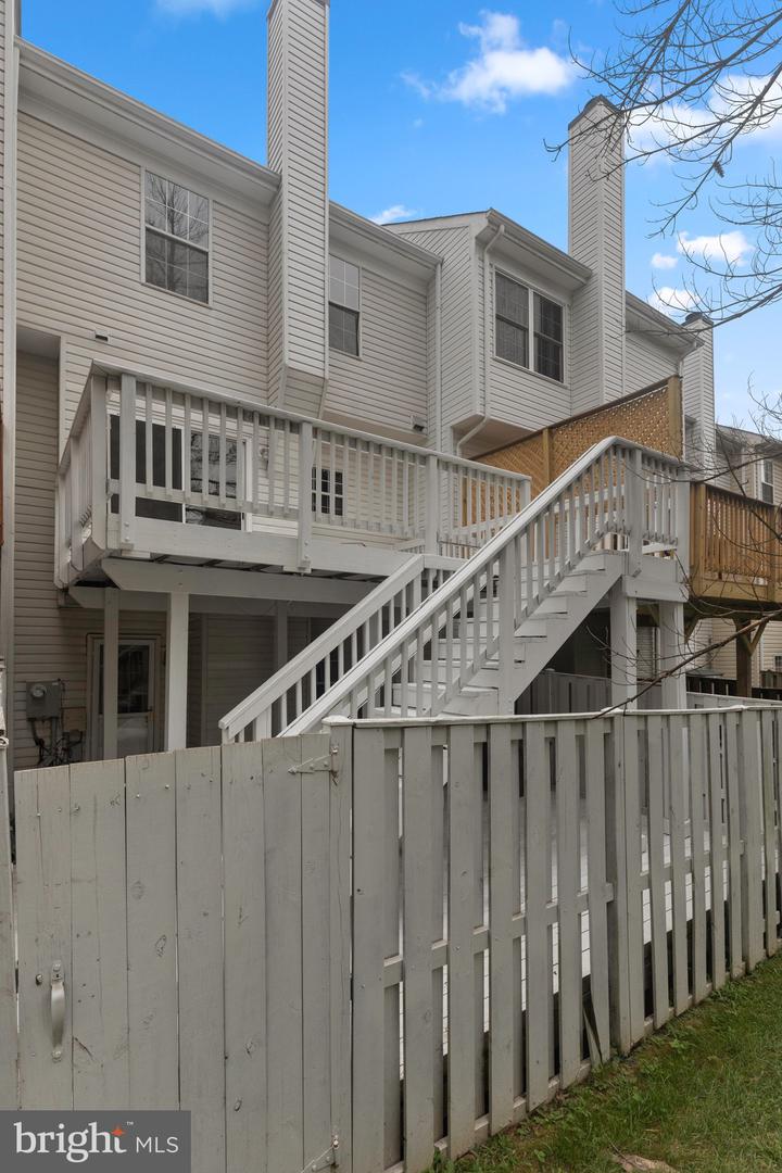 2447 CLOVER FIELD CIR, HERNDON, Virginia 20171, 3 Bedrooms Bedrooms, ,2 BathroomsBathrooms,Residential,For sale,2447 CLOVER FIELD CIR,VAFX2260166 MLS # VAFX2260166