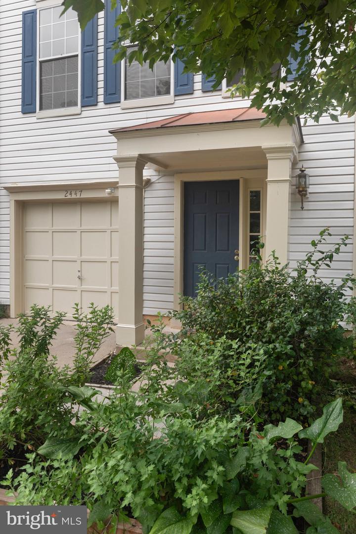 2447 CLOVER FIELD CIR, HERNDON, Virginia 20171, 3 Bedrooms Bedrooms, ,2 BathroomsBathrooms,Residential,For sale,2447 CLOVER FIELD CIR,VAFX2260166 MLS # VAFX2260166