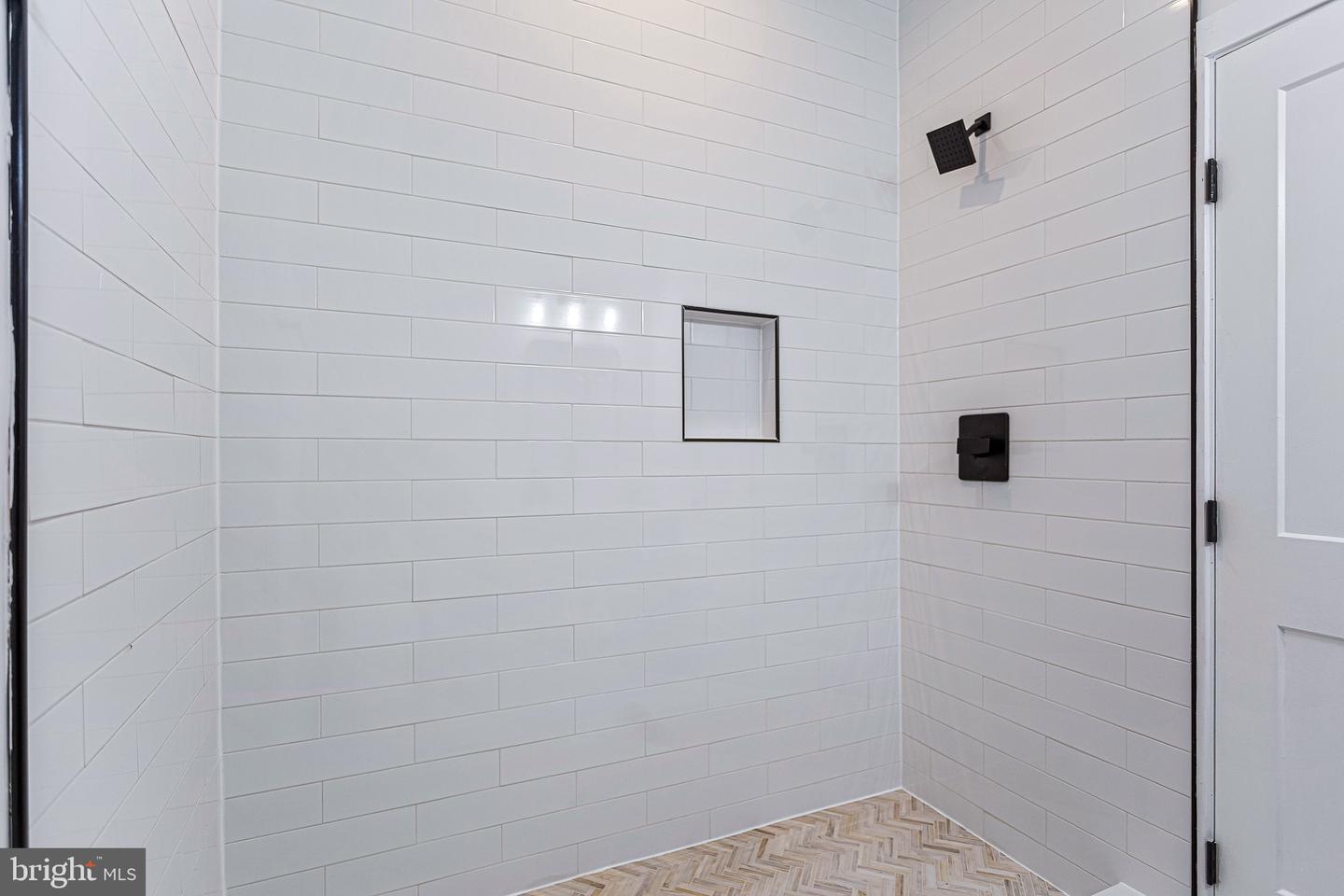 1107 QUEEN ST NE #2, WASHINGTON, District Of Columbia 20002, 2 Bedrooms Bedrooms, ,2 BathroomsBathrooms,Residential,For sale,1107 QUEEN ST NE #2,DCDC2214378 MLS # DCDC2214378
