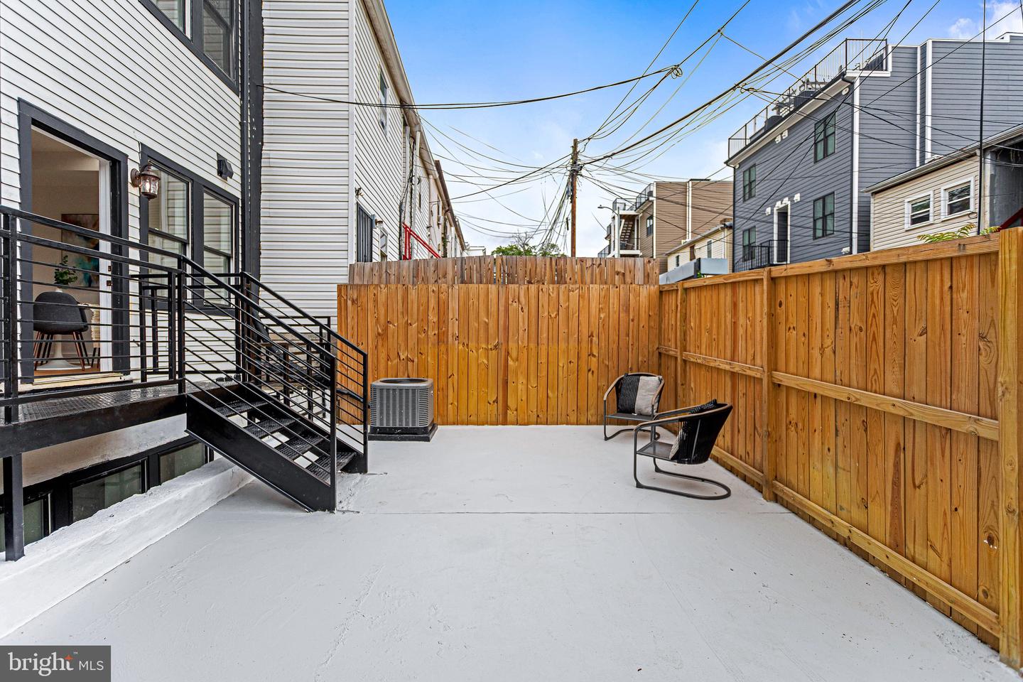 1107 QUEEN ST NE #2, WASHINGTON, District Of Columbia 20002, 2 Bedrooms Bedrooms, ,2 BathroomsBathrooms,Residential,For sale,1107 QUEEN ST NE #2,DCDC2214378 MLS # DCDC2214378