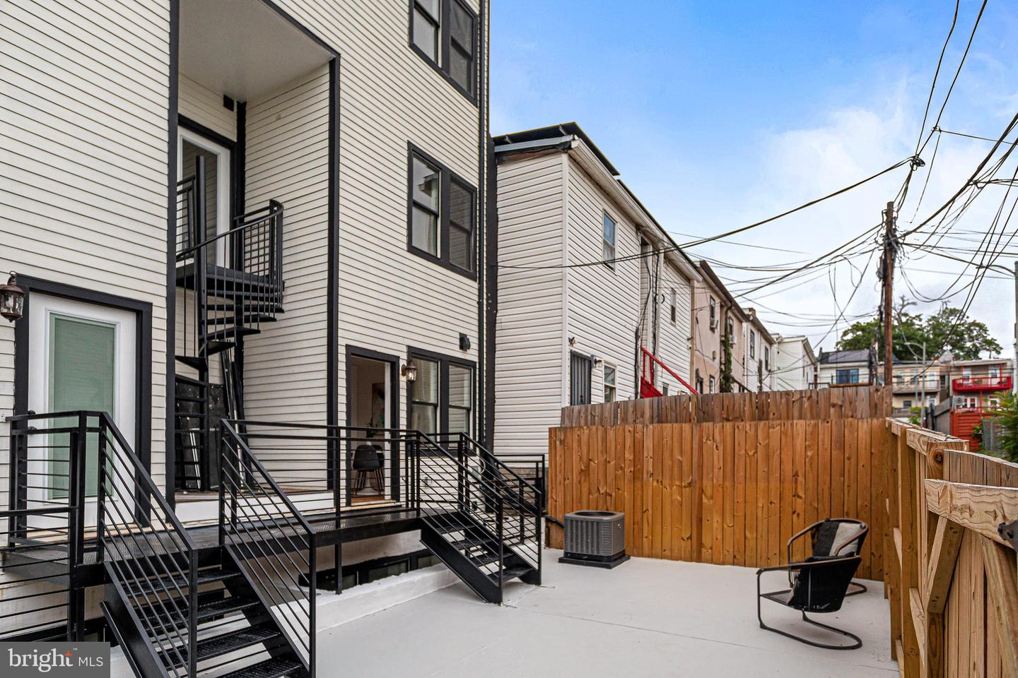 1107 QUEEN ST NE #2, WASHINGTON, District Of Columbia 20002, 2 Bedrooms Bedrooms, ,2 BathroomsBathrooms,Residential,For sale,1107 QUEEN ST NE #2,DCDC2214378 MLS # DCDC2214378