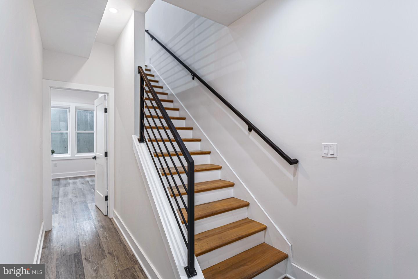 1107 QUEEN ST NE #2, WASHINGTON, District Of Columbia 20002, 2 Bedrooms Bedrooms, ,2 BathroomsBathrooms,Residential,For sale,1107 QUEEN ST NE #2,DCDC2214378 MLS # DCDC2214378