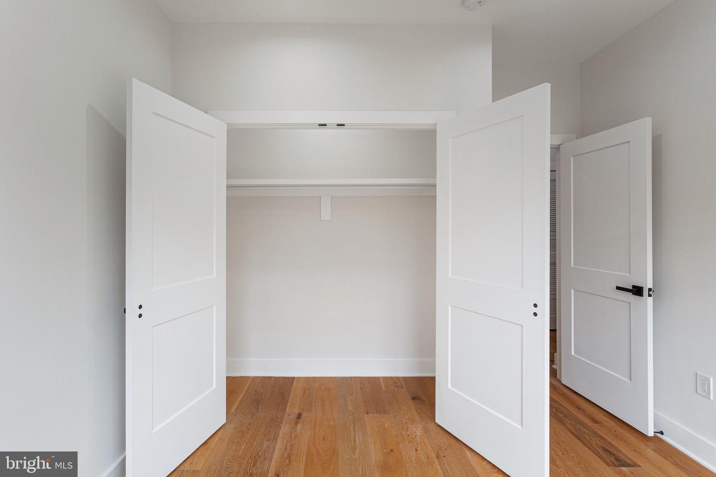 1107 QUEEN ST NE #4, WASHINGTON, District Of Columbia 20002, 3 Bedrooms Bedrooms, ,1 BathroomBathrooms,Residential,For sale,1107 QUEEN ST NE #4,DCDC2214382 MLS # DCDC2214382