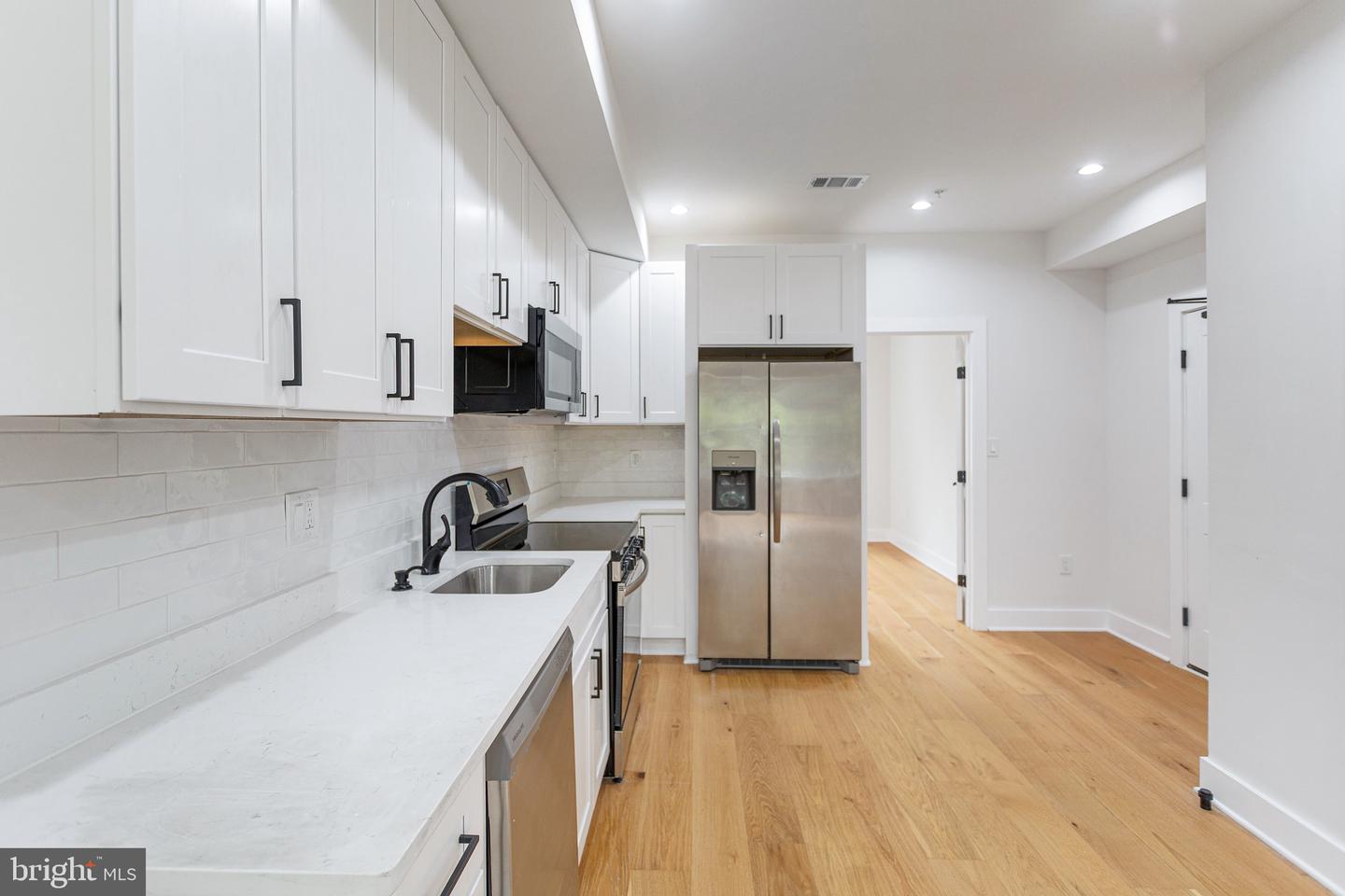 1107 QUEEN ST NE #4, WASHINGTON, District Of Columbia 20002, 3 Bedrooms Bedrooms, ,1 BathroomBathrooms,Residential,For sale,1107 QUEEN ST NE #4,DCDC2214382 MLS # DCDC2214382