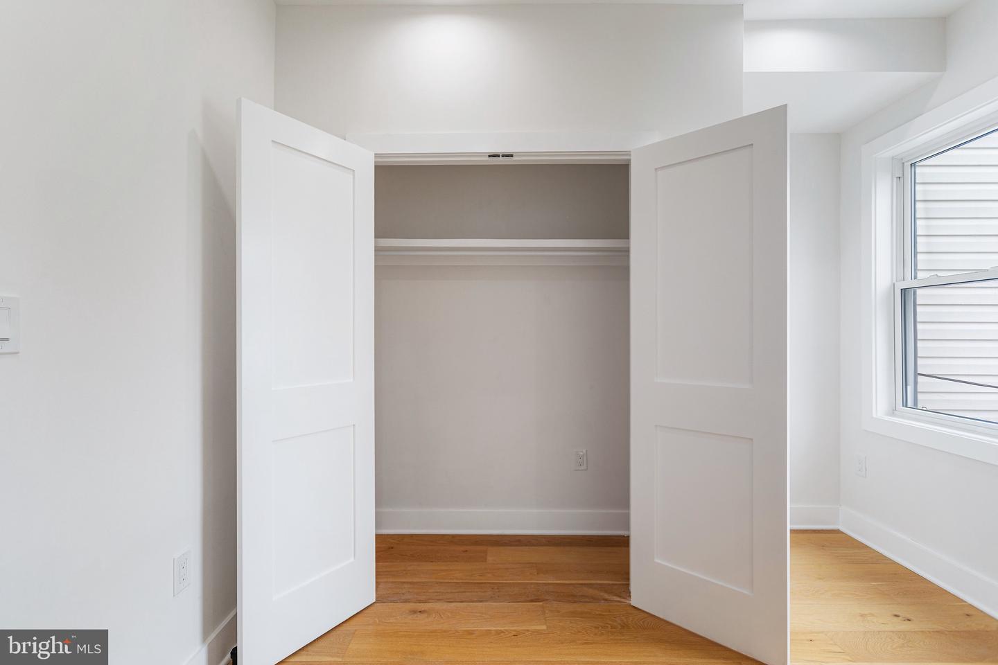 1107 QUEEN ST NE #4, WASHINGTON, District Of Columbia 20002, 3 Bedrooms Bedrooms, ,1 BathroomBathrooms,Residential,For sale,1107 QUEEN ST NE #4,DCDC2214382 MLS # DCDC2214382