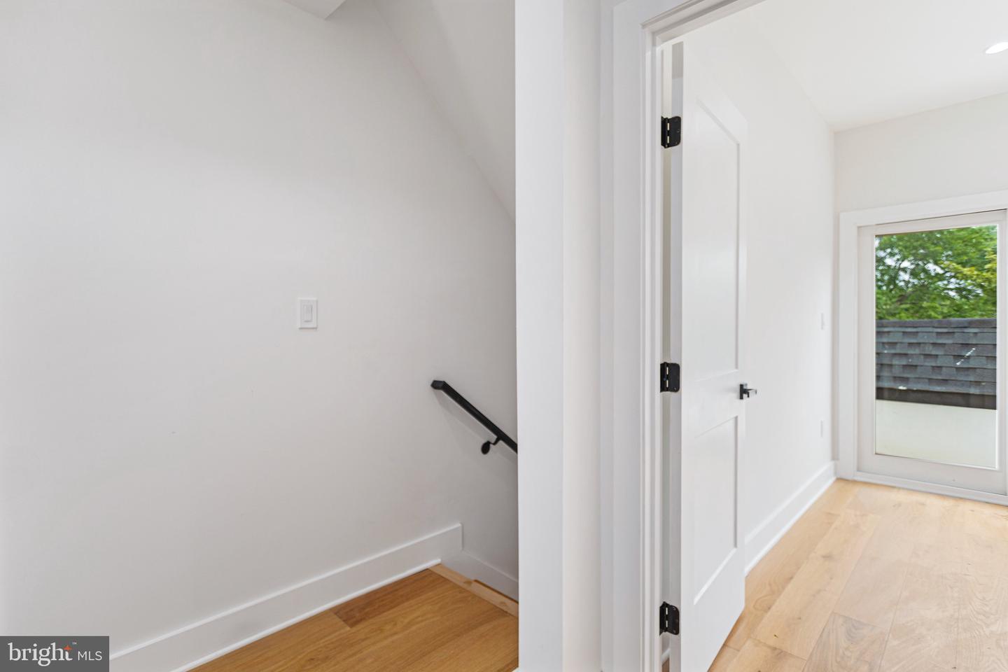 1107 QUEEN ST NE #4, WASHINGTON, District Of Columbia 20002, 3 Bedrooms Bedrooms, ,1 BathroomBathrooms,Residential,For sale,1107 QUEEN ST NE #4,DCDC2214382 MLS # DCDC2214382