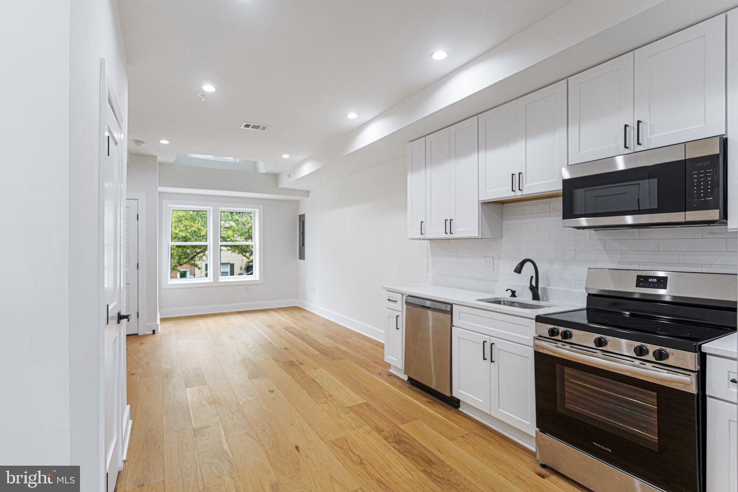 1107 QUEEN ST NE #4, WASHINGTON, District Of Columbia 20002, 3 Bedrooms Bedrooms, ,1 BathroomBathrooms,Residential,For sale,1107 QUEEN ST NE #4,DCDC2214382 MLS # DCDC2214382