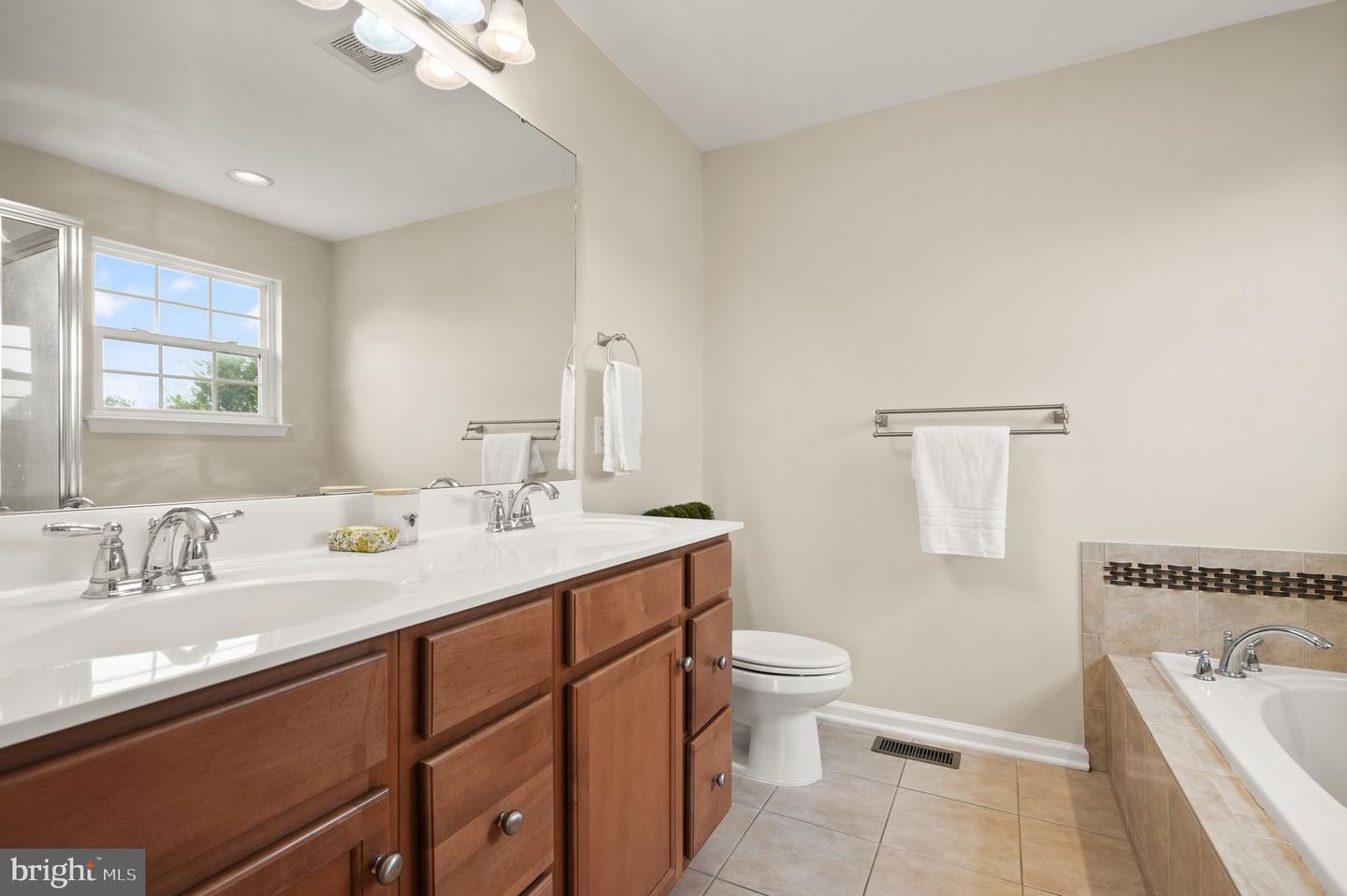 3952 LAKE ASHBY CT, WARRENTON, Virginia 20187, 4 Bedrooms Bedrooms, ,3 BathroomsBathrooms,Residential,For sale,3952 LAKE ASHBY CT,VAFQ2017882 MLS # VAFQ2017882