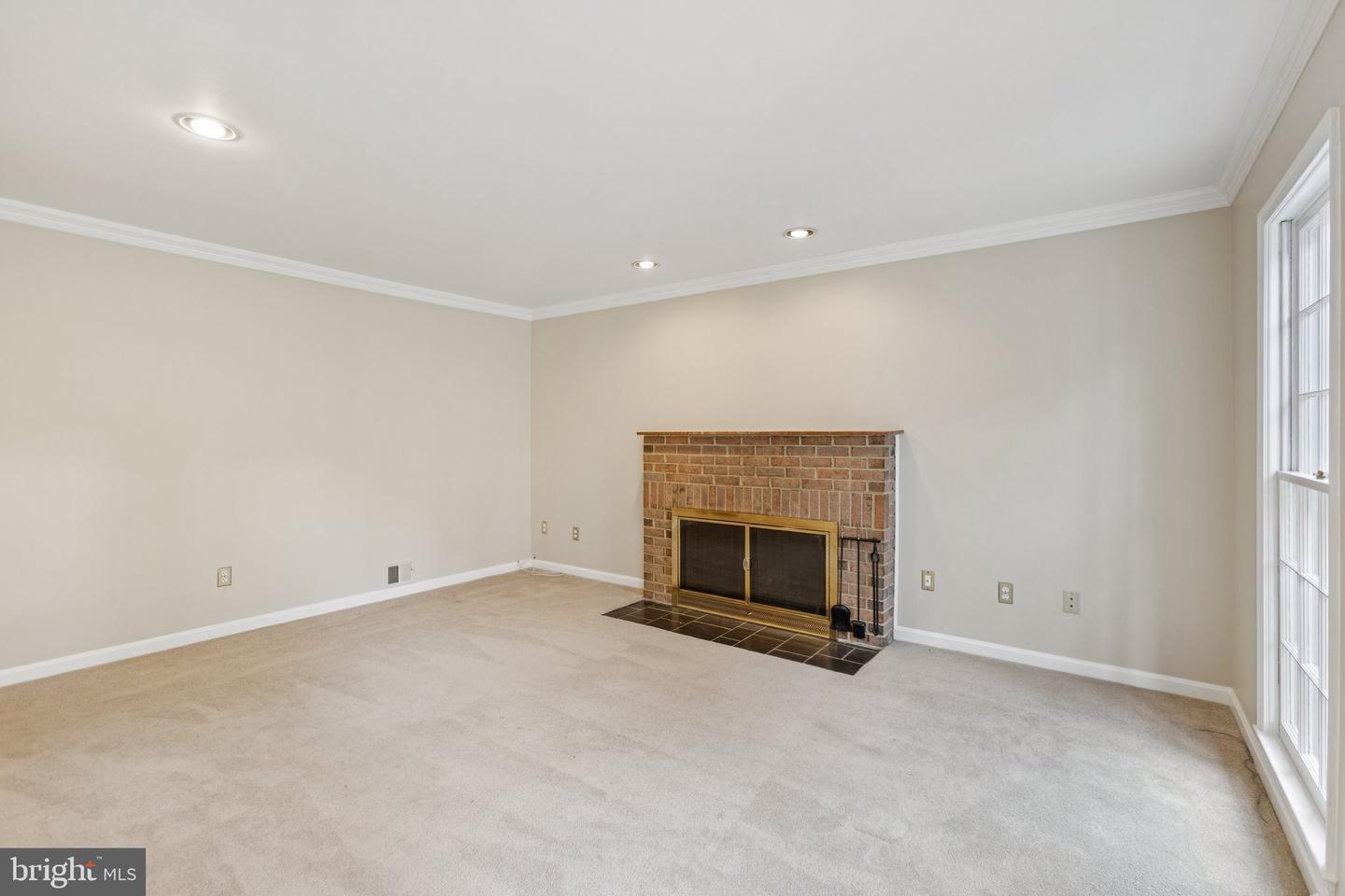 4893 35TH RD N, ARLINGTON, Virginia 22207, 6 Bedrooms Bedrooms, 12 Rooms Rooms,2 BathroomsBathrooms,Residential,For sale,4893 35TH RD N,VAAR2062184 MLS # VAAR2062184