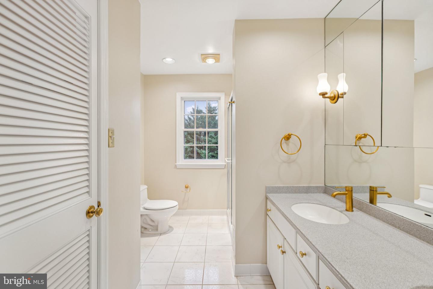 4893 35TH RD N, ARLINGTON, Virginia 22207, 6 Bedrooms Bedrooms, 12 Rooms Rooms,2 BathroomsBathrooms,Residential,For sale,4893 35TH RD N,VAAR2062184 MLS # VAAR2062184