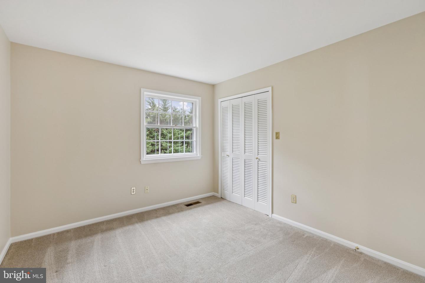 4893 35TH RD N, ARLINGTON, Virginia 22207, 6 Bedrooms Bedrooms, 12 Rooms Rooms,2 BathroomsBathrooms,Residential,For sale,4893 35TH RD N,VAAR2062184 MLS # VAAR2062184