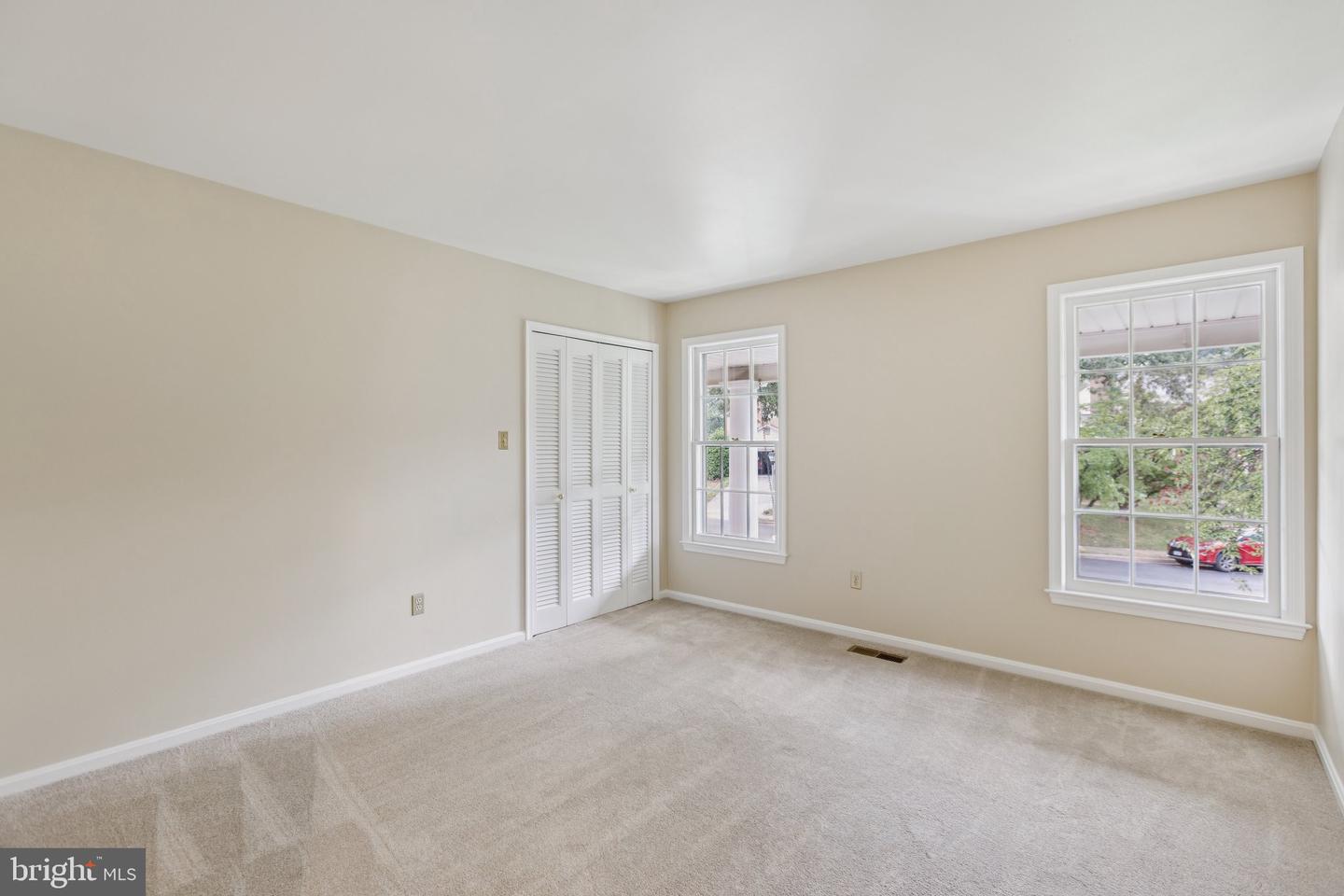 4893 35TH RD N, ARLINGTON, Virginia 22207, 6 Bedrooms Bedrooms, 12 Rooms Rooms,2 BathroomsBathrooms,Residential,For sale,4893 35TH RD N,VAAR2062184 MLS # VAAR2062184