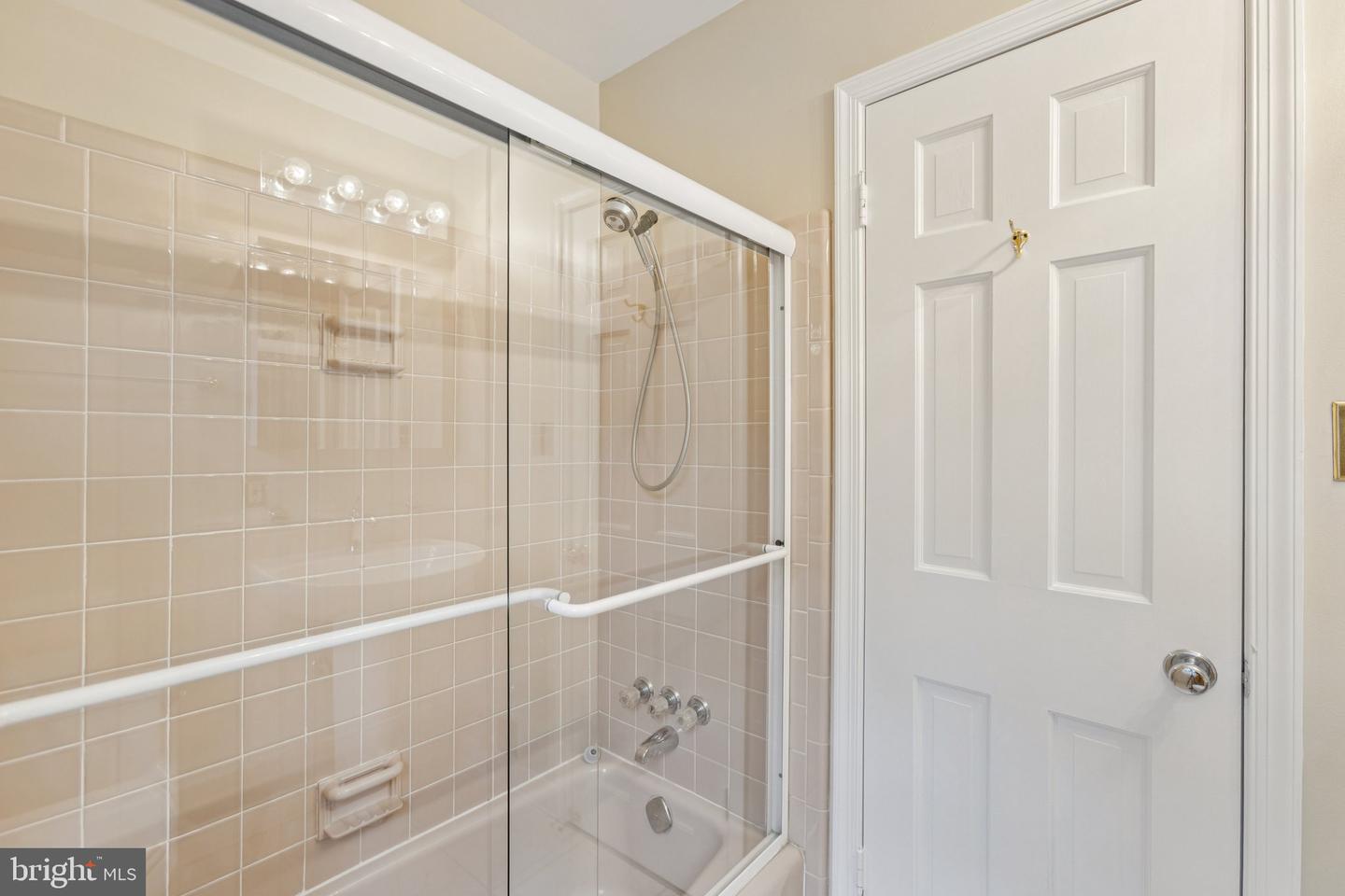 4893 35TH RD N, ARLINGTON, Virginia 22207, 6 Bedrooms Bedrooms, 12 Rooms Rooms,2 BathroomsBathrooms,Residential,For sale,4893 35TH RD N,VAAR2062184 MLS # VAAR2062184