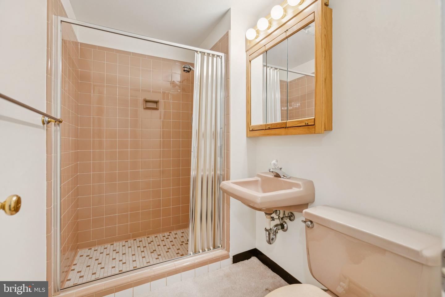 4893 35TH RD N, ARLINGTON, Virginia 22207, 6 Bedrooms Bedrooms, 12 Rooms Rooms,2 BathroomsBathrooms,Residential,For sale,4893 35TH RD N,VAAR2062184 MLS # VAAR2062184