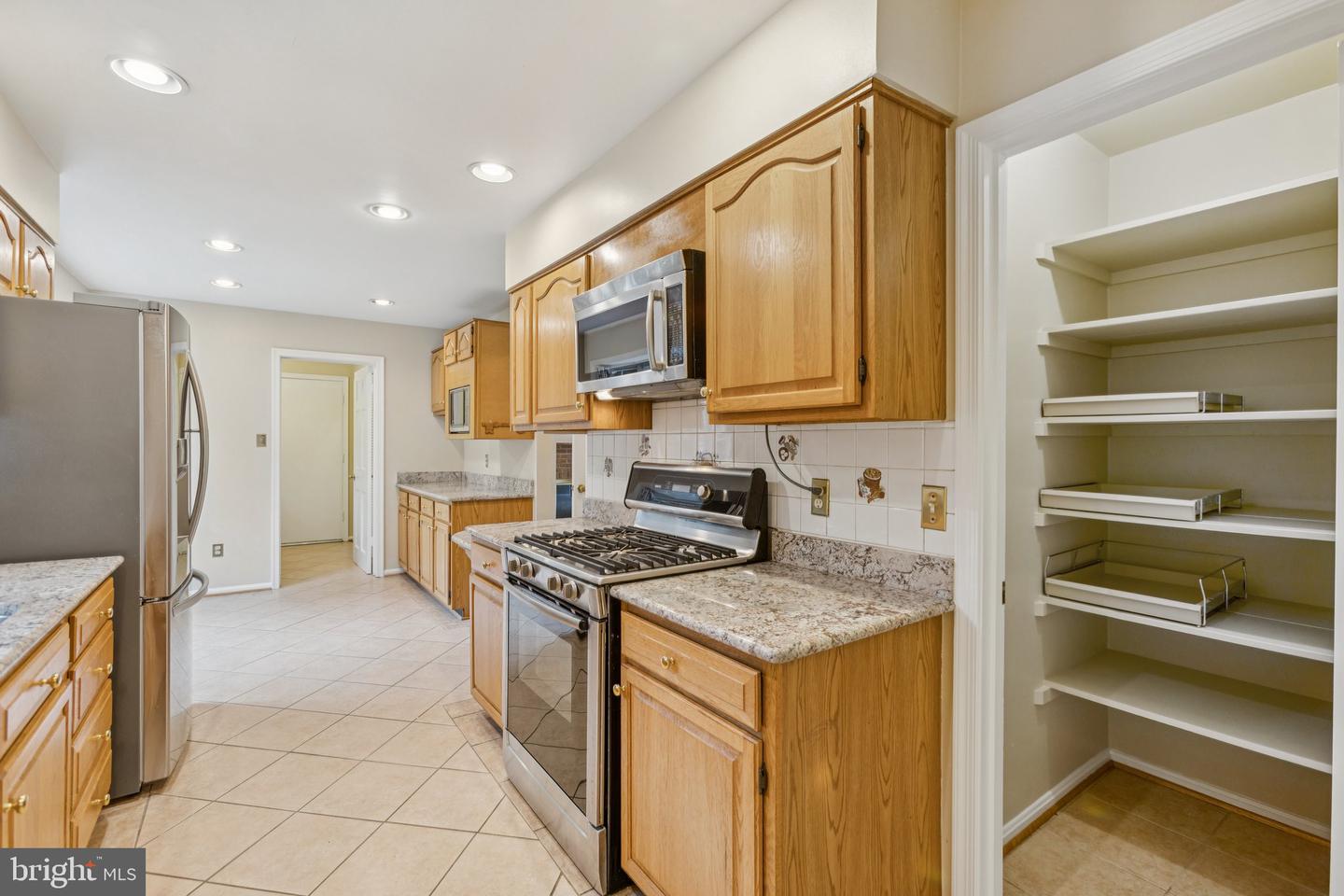 4893 35TH RD N, ARLINGTON, Virginia 22207, 6 Bedrooms Bedrooms, 12 Rooms Rooms,2 BathroomsBathrooms,Residential,For sale,4893 35TH RD N,VAAR2062184 MLS # VAAR2062184