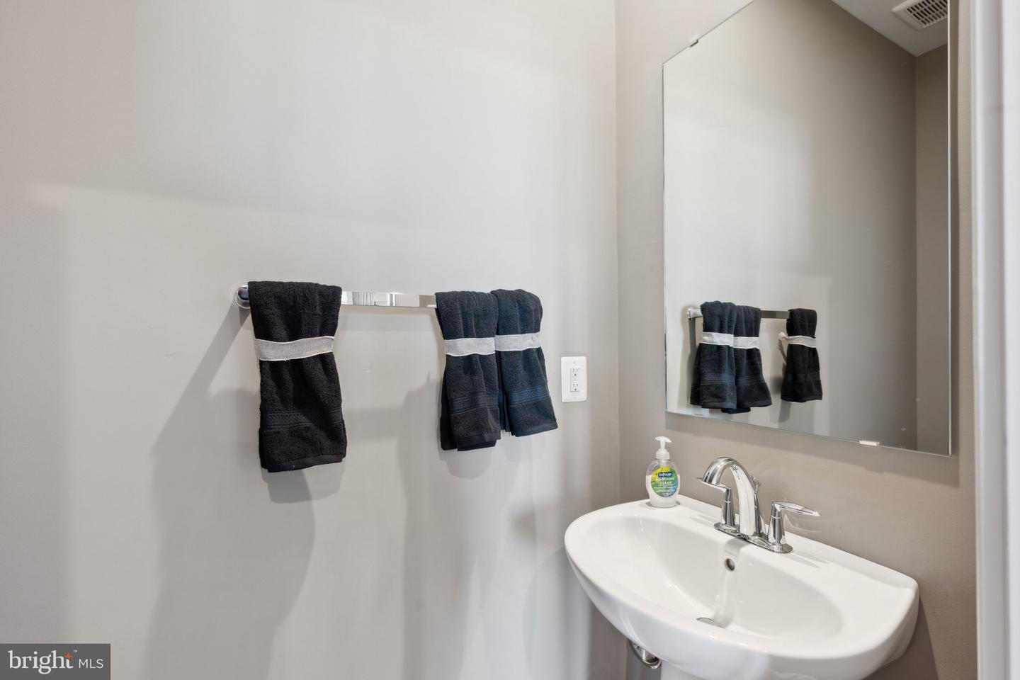 1769 DUNNINGTON PL, DUMFRIES, Virginia 22026, 3 Bedrooms Bedrooms, ,2 BathroomsBathrooms,Residential,For sale,1769 DUNNINGTON PL,VAPW2101470 MLS # VAPW2101470
