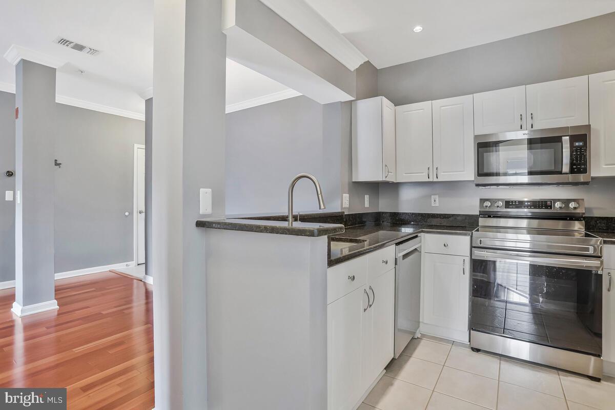 4551 STRUTFIELD LN #4113, ALEXANDRIA, Virginia 22311, 2 Bedrooms Bedrooms, ,2 BathroomsBathrooms,Residential,For sale,4551 STRUTFIELD LN #4113,VAAX2048594 MLS # VAAX2048594