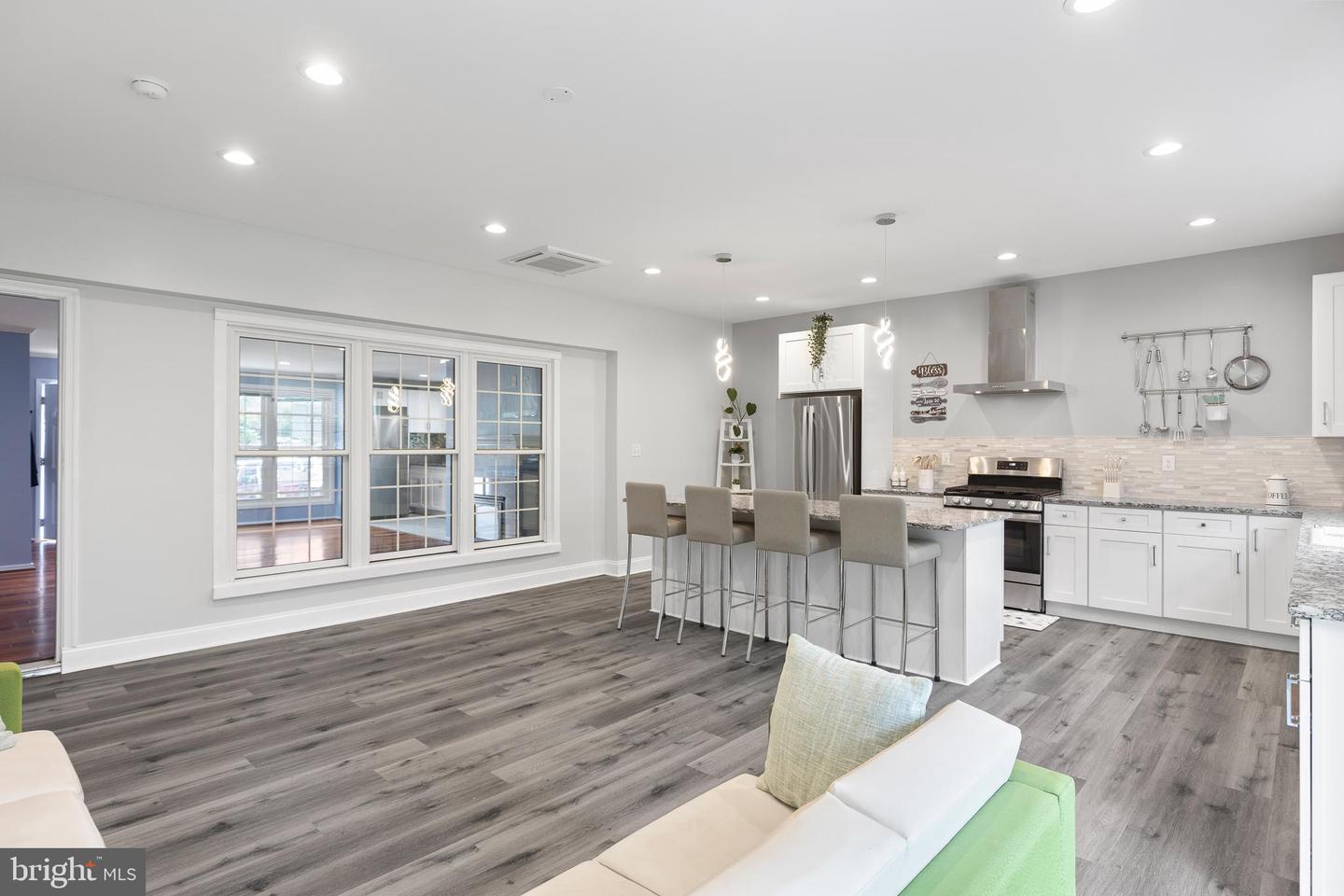 5814 LARPIN LN, ALEXANDRIA, Virginia 22310, 4 Bedrooms Bedrooms, ,3 BathroomsBathrooms,Residential,For sale,5814 LARPIN LN,VAFX2261628 MLS # VAFX2261628