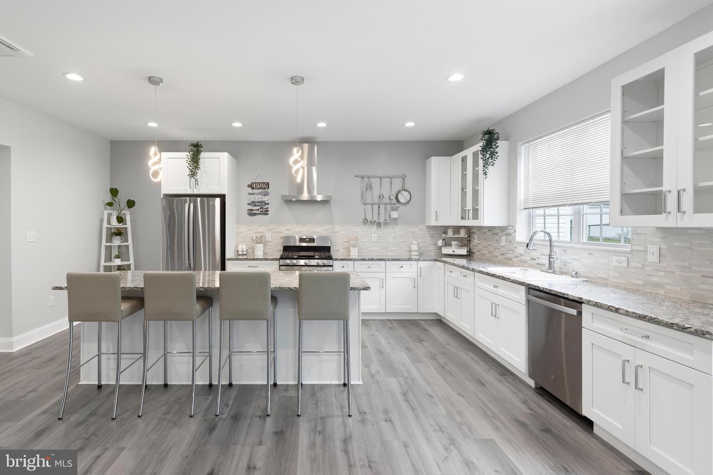 5814 LARPIN LN, ALEXANDRIA, Virginia 22310, 4 Bedrooms Bedrooms, ,3 BathroomsBathrooms,Residential,For sale,5814 LARPIN LN,VAFX2261628 MLS # VAFX2261628