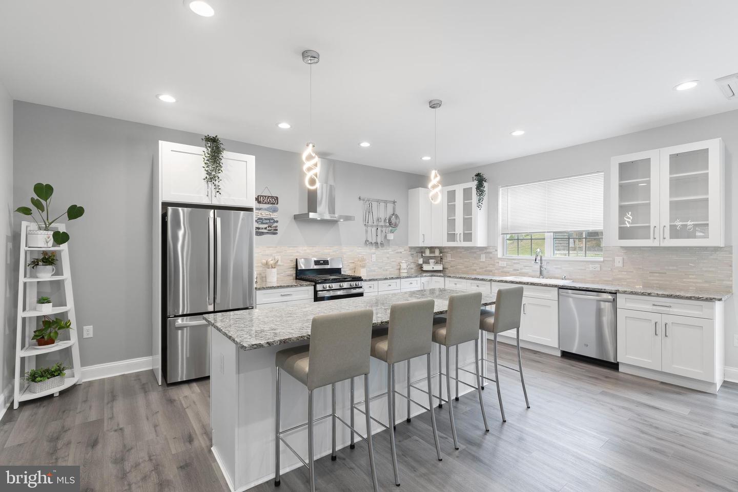 5814 LARPIN LN, ALEXANDRIA, Virginia 22310, 4 Bedrooms Bedrooms, ,3 BathroomsBathrooms,Residential,For sale,5814 LARPIN LN,VAFX2261628 MLS # VAFX2261628