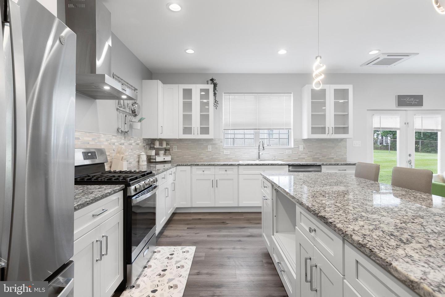 5814 LARPIN LN, ALEXANDRIA, Virginia 22310, 4 Bedrooms Bedrooms, ,3 BathroomsBathrooms,Residential,For sale,5814 LARPIN LN,VAFX2261628 MLS # VAFX2261628