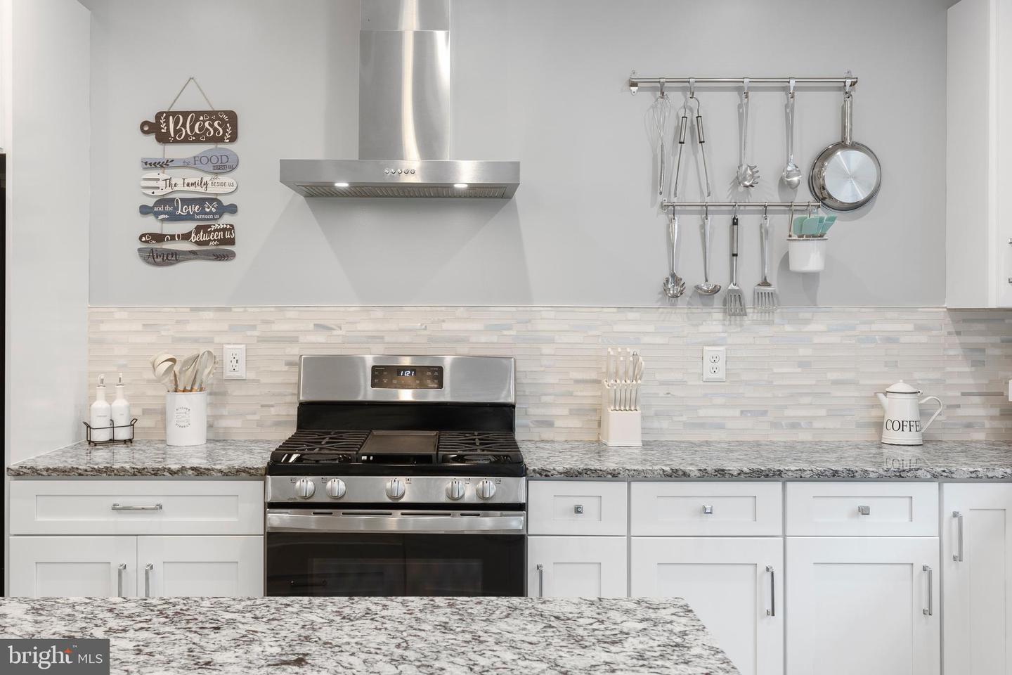 5814 LARPIN LN, ALEXANDRIA, Virginia 22310, 4 Bedrooms Bedrooms, ,3 BathroomsBathrooms,Residential,For sale,5814 LARPIN LN,VAFX2261628 MLS # VAFX2261628