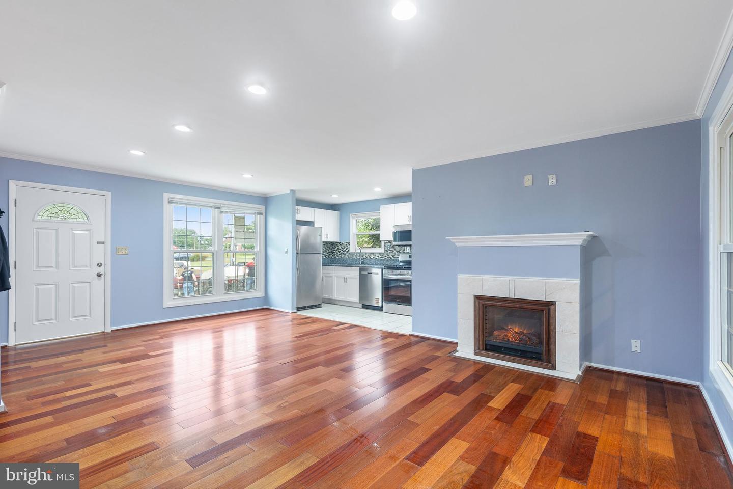5814 LARPIN LN, ALEXANDRIA, Virginia 22310, 4 Bedrooms Bedrooms, ,3 BathroomsBathrooms,Residential,For sale,5814 LARPIN LN,VAFX2261628 MLS # VAFX2261628