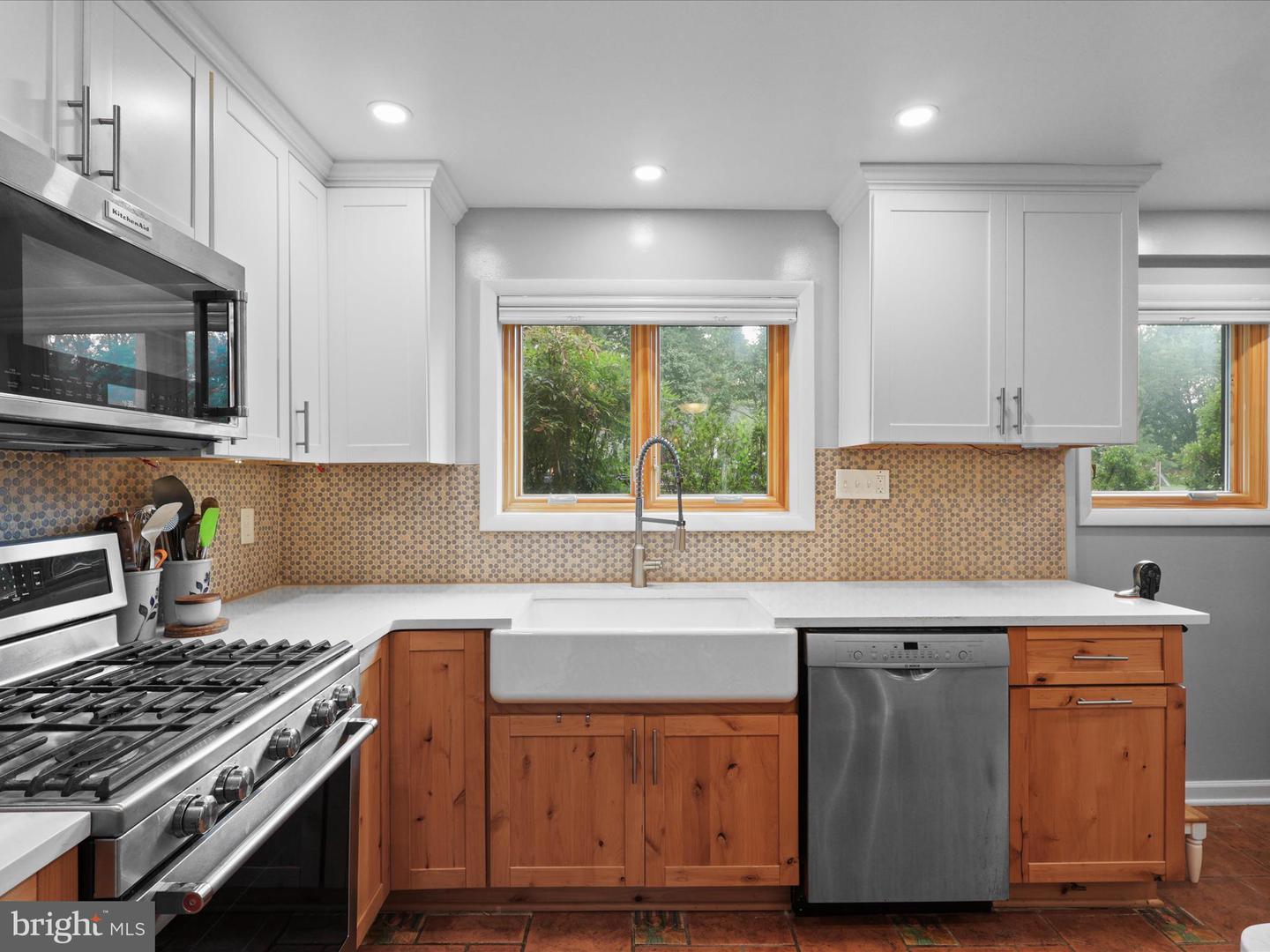 4712 SURRY PL, ALEXANDRIA, Virginia 22304, 3 Bedrooms Bedrooms, ,2 BathroomsBathrooms,Residential,For sale,4712 SURRY PL,VAAX2048700 MLS # VAAX2048700