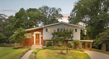 4712 SURRY PL, ALEXANDRIA, Virginia 22304, 3 Bedrooms Bedrooms, ,2 BathroomsBathrooms,Residential,For sale,4712 SURRY PL,VAAX2048700 MLS # VAAX2048700