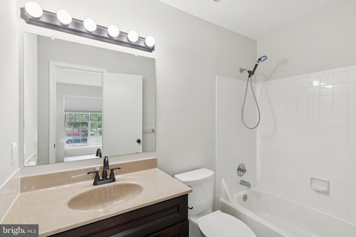 187 SAINT JOHNS SQ, STERLING, Virginia 20164, 3 Bedrooms Bedrooms, ,1 BathroomBathrooms,Residential,For sale,187 SAINT JOHNS SQ,VALO2104768 MLS # VALO2104768