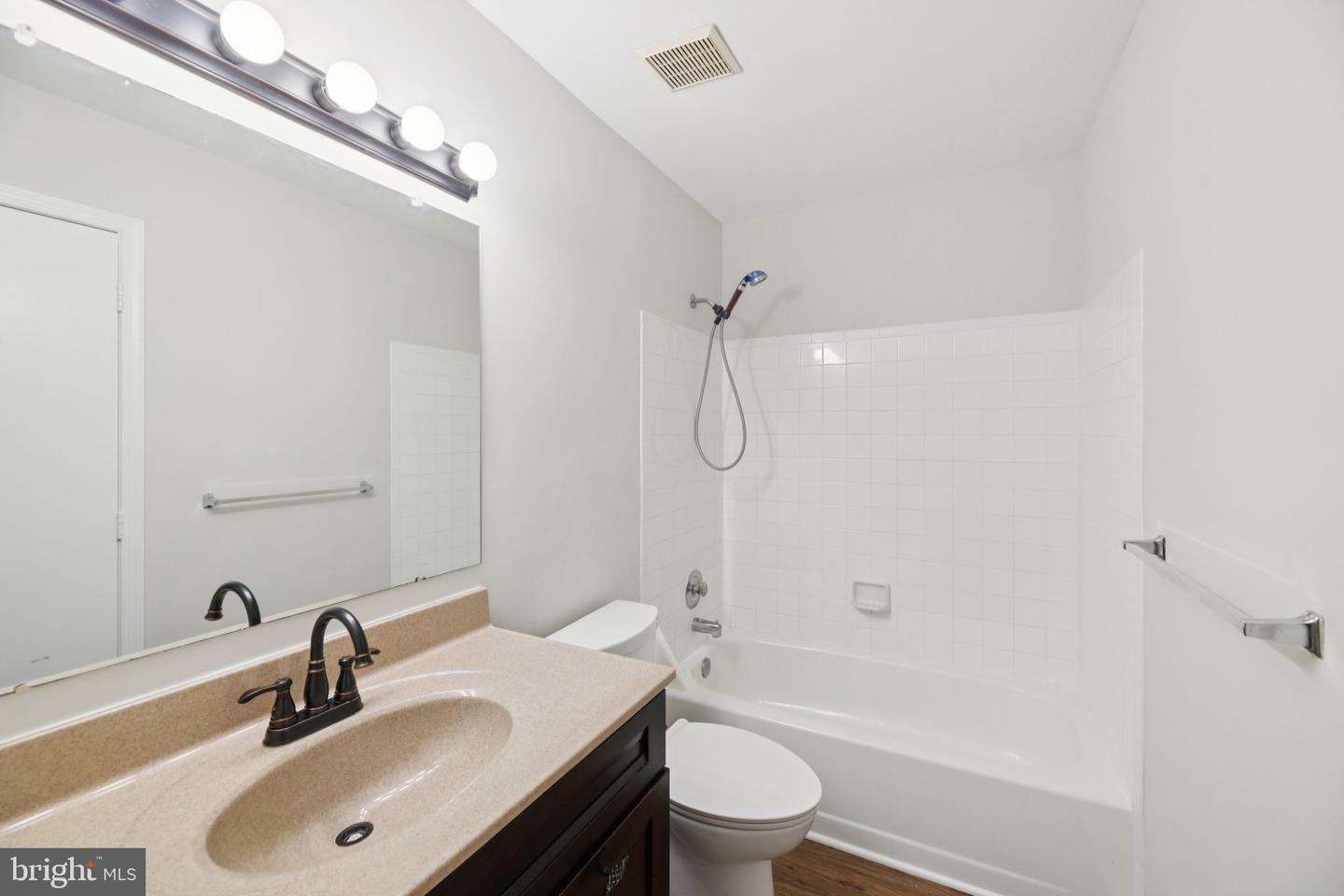 187 SAINT JOHNS SQ, STERLING, Virginia 20164, 3 Bedrooms Bedrooms, ,1 BathroomBathrooms,Residential,For sale,187 SAINT JOHNS SQ,VALO2104768 MLS # VALO2104768