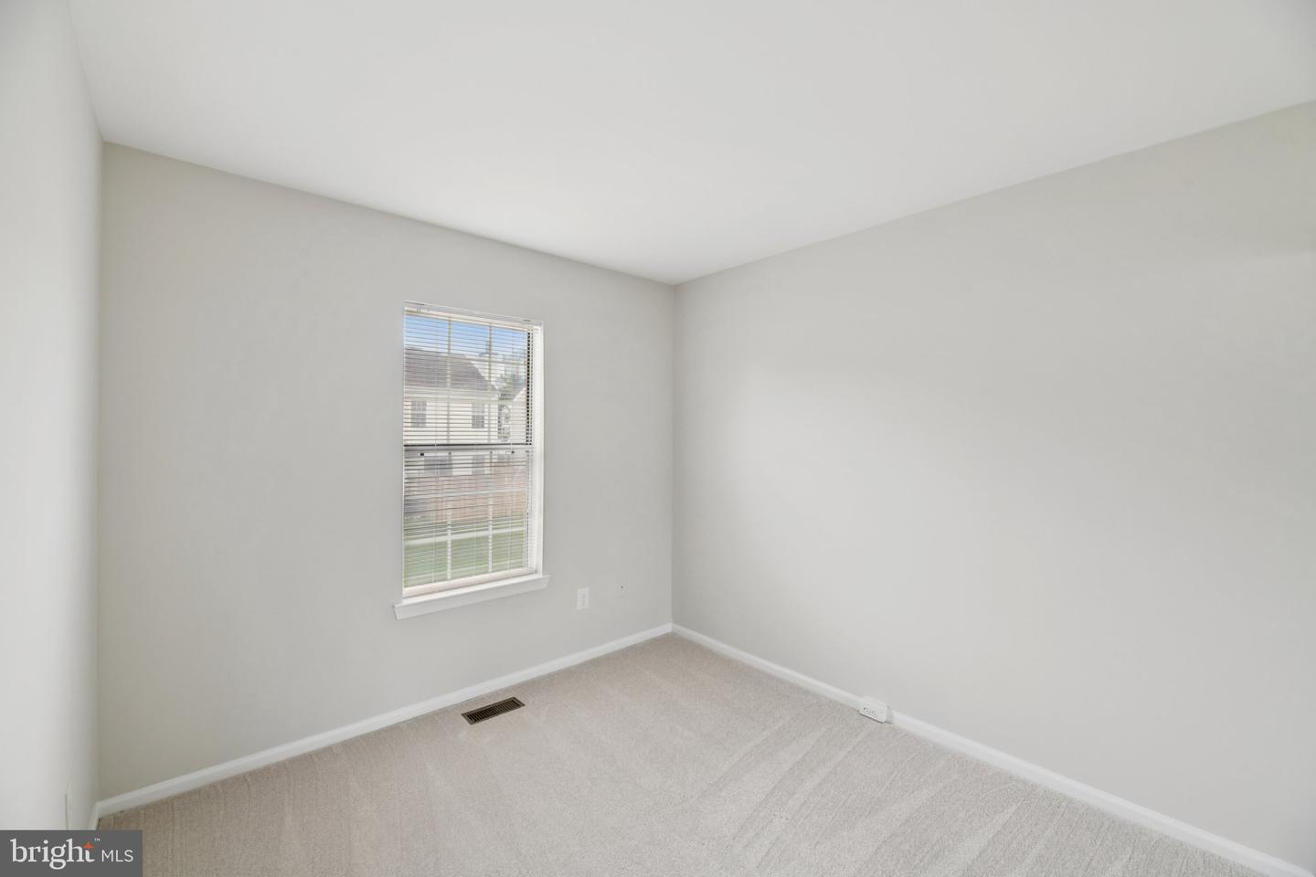 187 SAINT JOHNS SQ, STERLING, Virginia 20164, 3 Bedrooms Bedrooms, ,1 BathroomBathrooms,Residential,For sale,187 SAINT JOHNS SQ,VALO2104768 MLS # VALO2104768