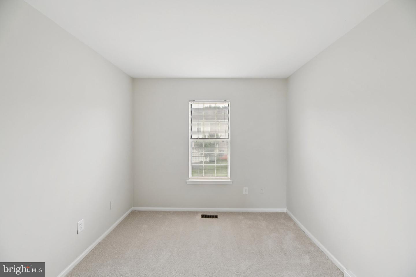 187 SAINT JOHNS SQ, STERLING, Virginia 20164, 3 Bedrooms Bedrooms, ,1 BathroomBathrooms,Residential,For sale,187 SAINT JOHNS SQ,VALO2104768 MLS # VALO2104768