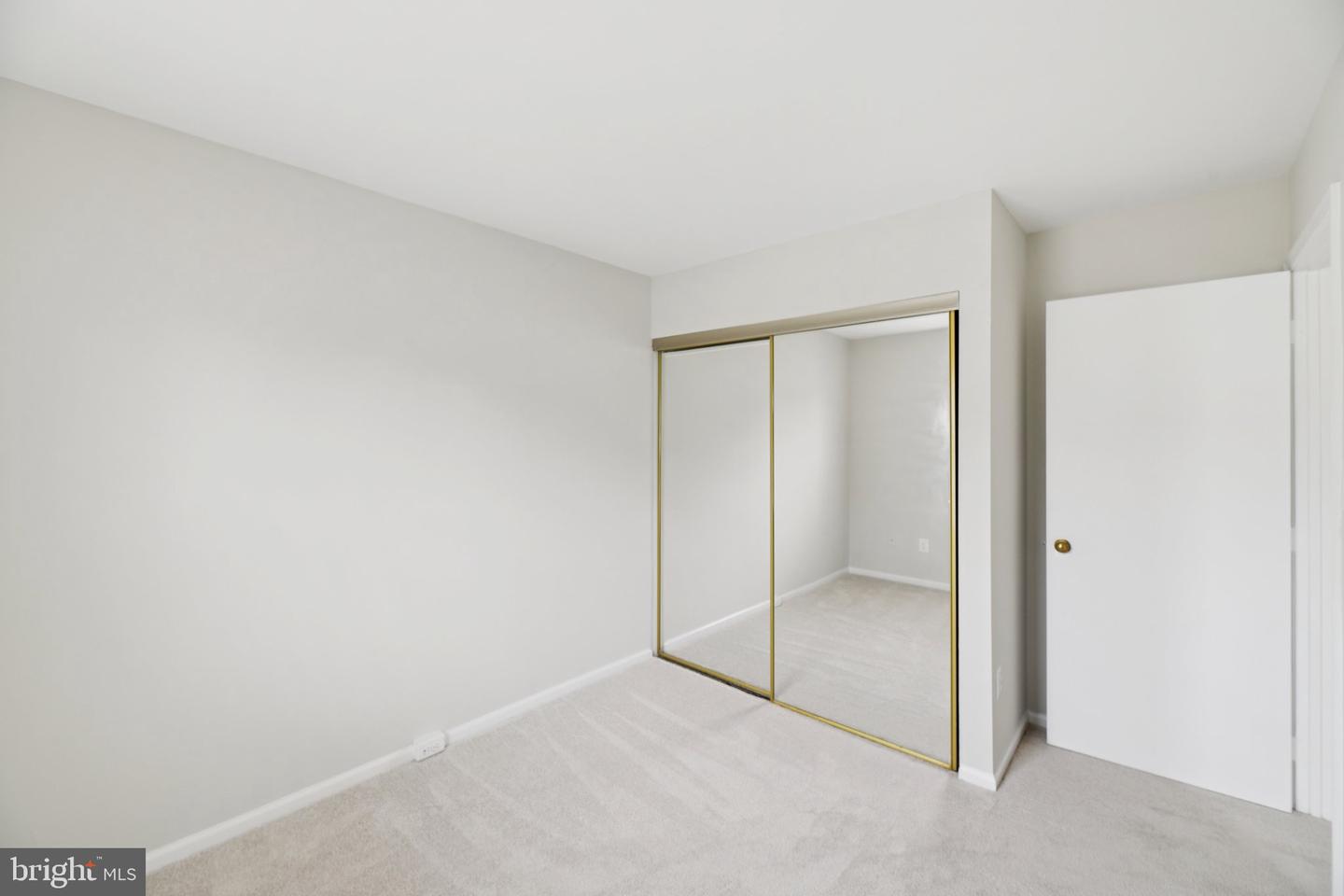 187 SAINT JOHNS SQ, STERLING, Virginia 20164, 3 Bedrooms Bedrooms, ,1 BathroomBathrooms,Residential,For sale,187 SAINT JOHNS SQ,VALO2104768 MLS # VALO2104768