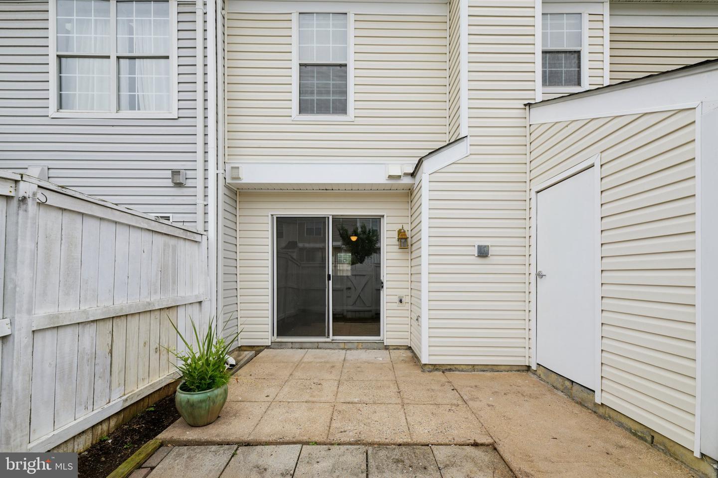 187 SAINT JOHNS SQ, STERLING, Virginia 20164, 3 Bedrooms Bedrooms, ,1 BathroomBathrooms,Residential,For sale,187 SAINT JOHNS SQ,VALO2104768 MLS # VALO2104768