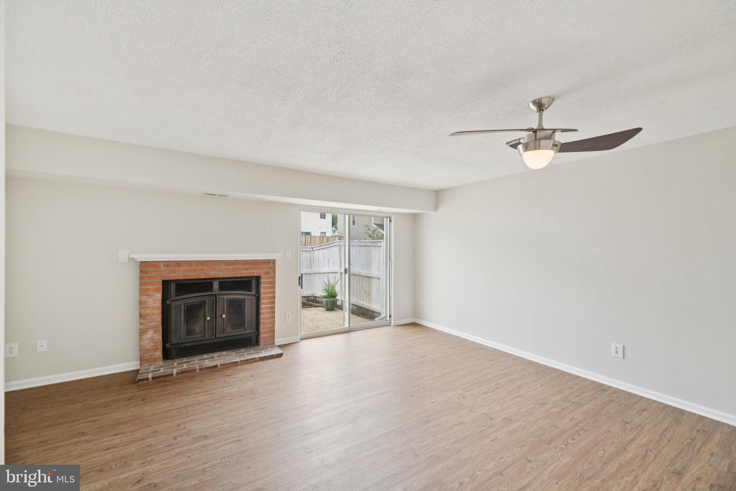 187 SAINT JOHNS SQ, STERLING, Virginia 20164, 3 Bedrooms Bedrooms, ,1 BathroomBathrooms,Residential,For sale,187 SAINT JOHNS SQ,VALO2104768 MLS # VALO2104768