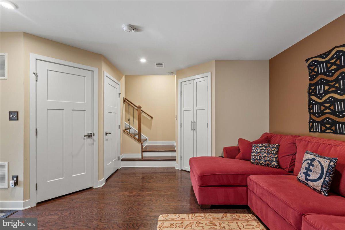18060 RED CEDAR RD, DUMFRIES, Virginia 22026, 3 Bedrooms Bedrooms, ,2 BathroomsBathrooms,Residential,For sale,18060 RED CEDAR RD,VAPW2101728 MLS # VAPW2101728