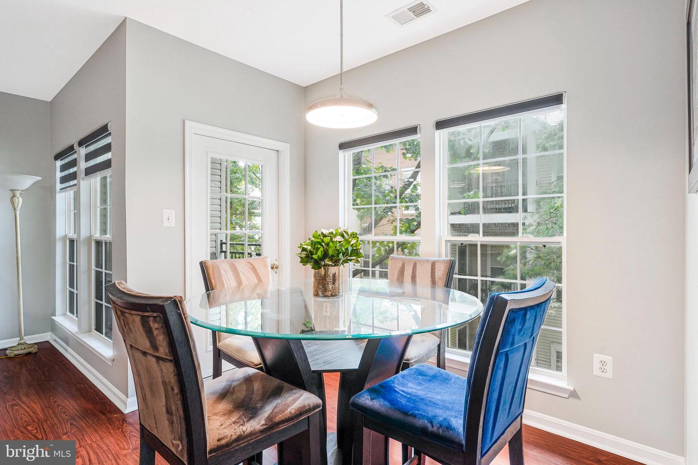 4138 FOUNTAINSIDE LN #202, FAIRFAX, Virginia 22030, 3 Bedrooms Bedrooms, ,2 BathroomsBathrooms,Residential,For sale,4138 FOUNTAINSIDE LN #202,VAFX2261978 MLS # VAFX2261978