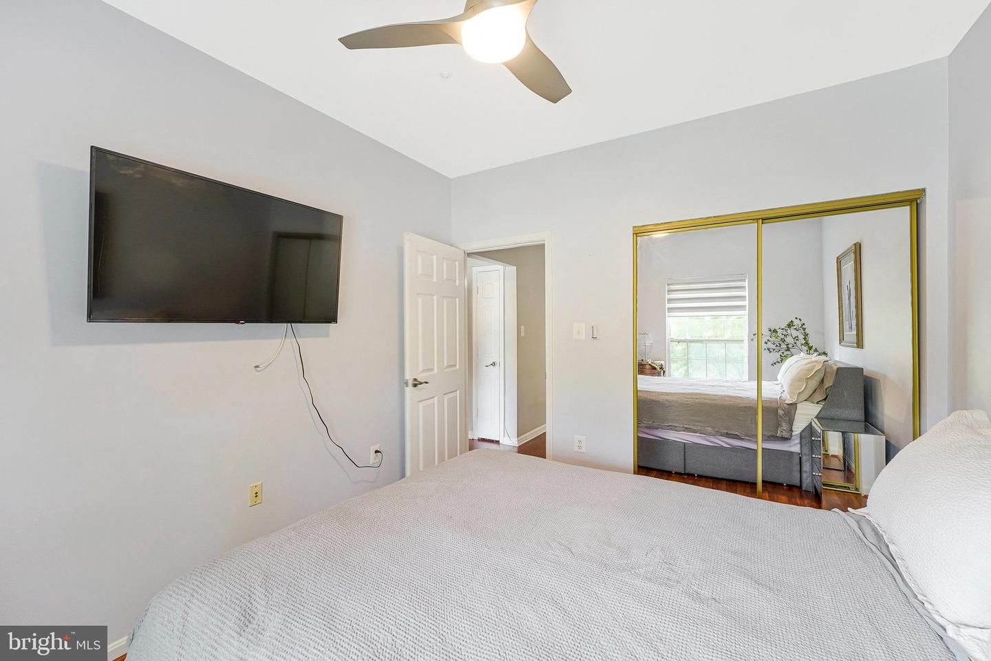 4138 FOUNTAINSIDE LN #202, FAIRFAX, Virginia 22030, 3 Bedrooms Bedrooms, ,2 BathroomsBathrooms,Residential,For sale,4138 FOUNTAINSIDE LN #202,VAFX2261978 MLS # VAFX2261978