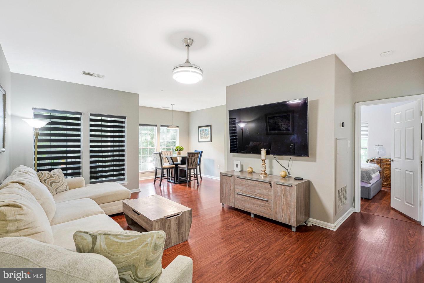 4138 FOUNTAINSIDE LN #202, FAIRFAX, Virginia 22030, 3 Bedrooms Bedrooms, ,2 BathroomsBathrooms,Residential,For sale,4138 FOUNTAINSIDE LN #202,VAFX2261978 MLS # VAFX2261978