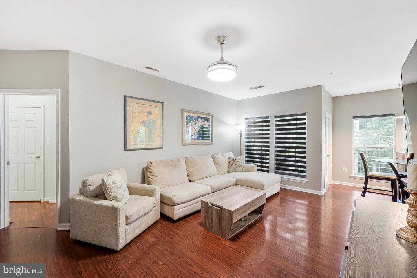 4138 FOUNTAINSIDE LN #202, FAIRFAX, Virginia 22030, 3 Bedrooms Bedrooms, ,2 BathroomsBathrooms,Residential,For sale,4138 FOUNTAINSIDE LN #202,VAFX2261978 MLS # VAFX2261978