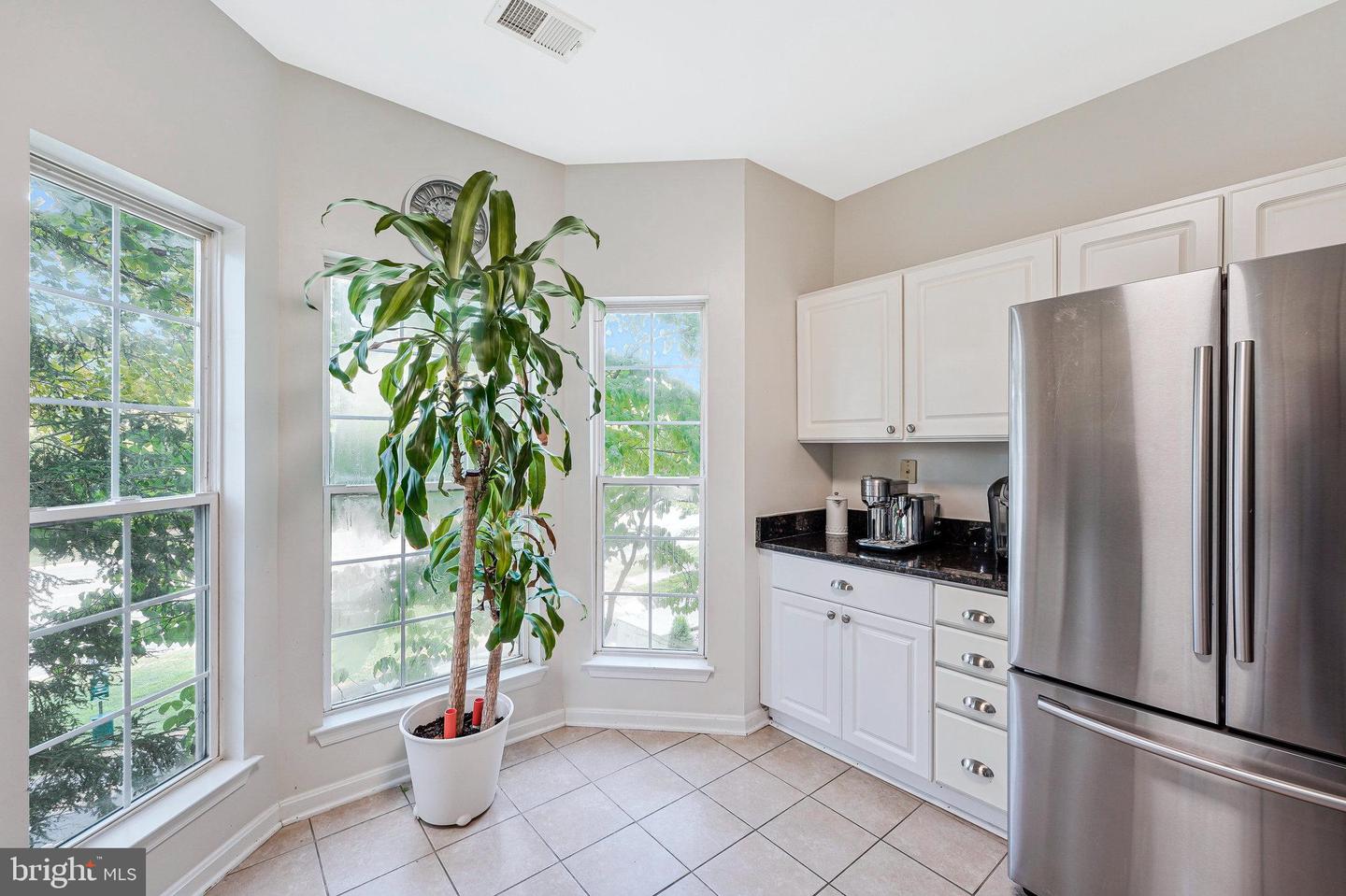 4138 FOUNTAINSIDE LN #202, FAIRFAX, Virginia 22030, 3 Bedrooms Bedrooms, ,2 BathroomsBathrooms,Residential,For sale,4138 FOUNTAINSIDE LN #202,VAFX2261978 MLS # VAFX2261978