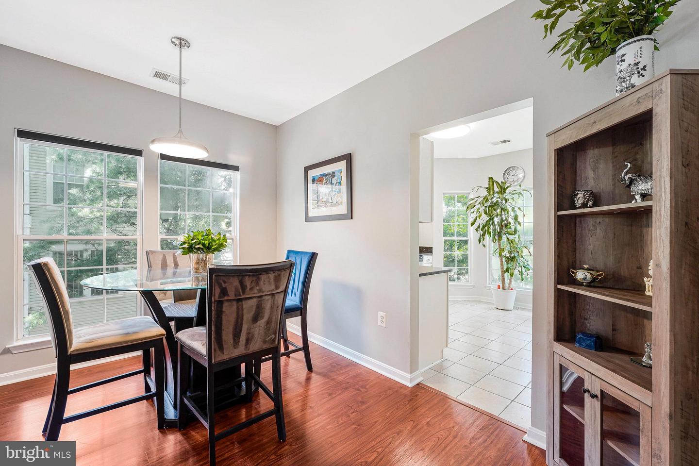 4138 FOUNTAINSIDE LN #202, FAIRFAX, Virginia 22030, 3 Bedrooms Bedrooms, ,2 BathroomsBathrooms,Residential,For sale,4138 FOUNTAINSIDE LN #202,VAFX2261978 MLS # VAFX2261978